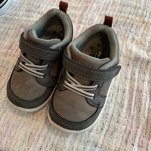 Stride Rite Gray Sneakers for Toddler